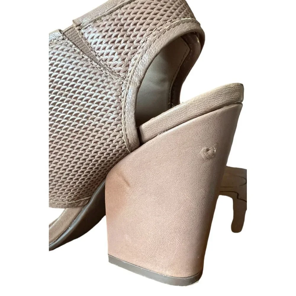 Nicole Shoes Womens Size 6.5M Beige Block Heel Peep Toe - Picture 6 of 8
